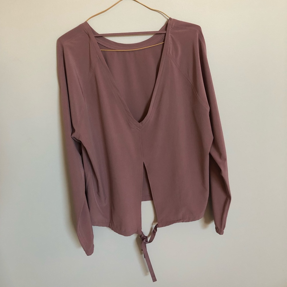 Sporty long sleeve shirt